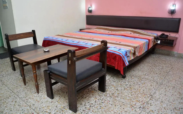 Gautam Hotel