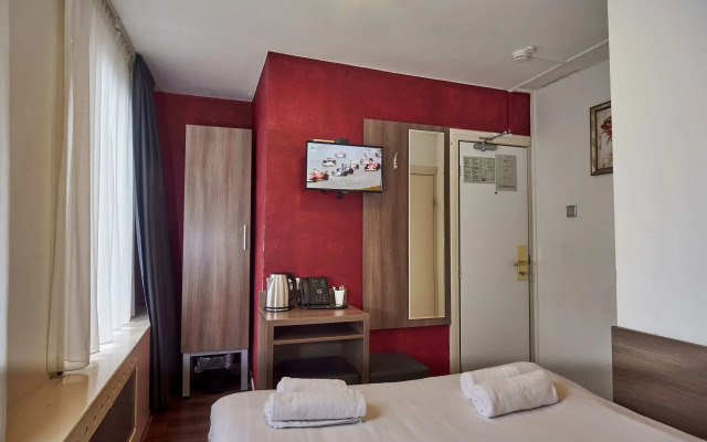 Townhouse Hotel