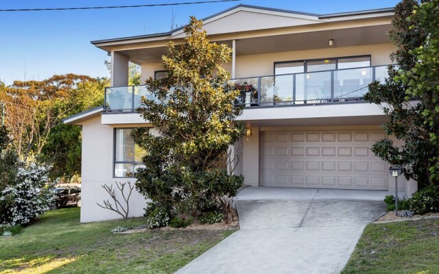 Indah Pantai, 84 Lentara Street