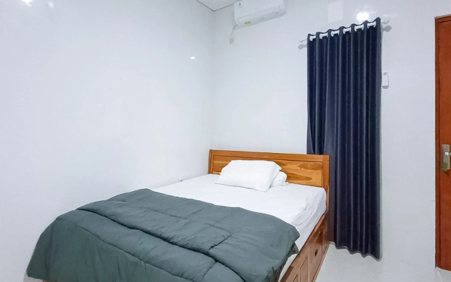 Widi Guest House near GWK Mitra RedDoorz – Guest Rooms – Jimbaran