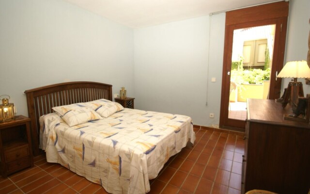 Inviting Apartment in Playa de Pals With Pool