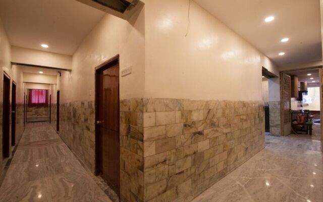 OYO 22907 Hotel Holiday
