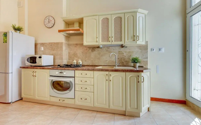 Royal Apartments - Center