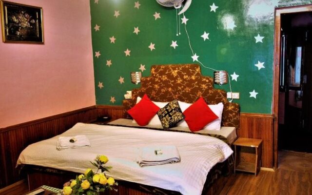 Hotel Chetna & Cottages