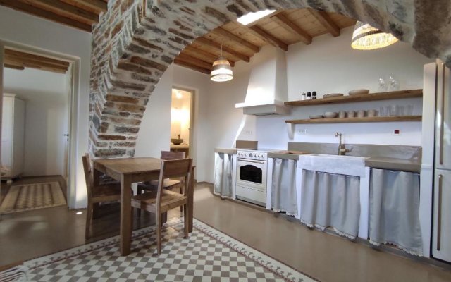 Traditional suites in Chora Kythnos #6