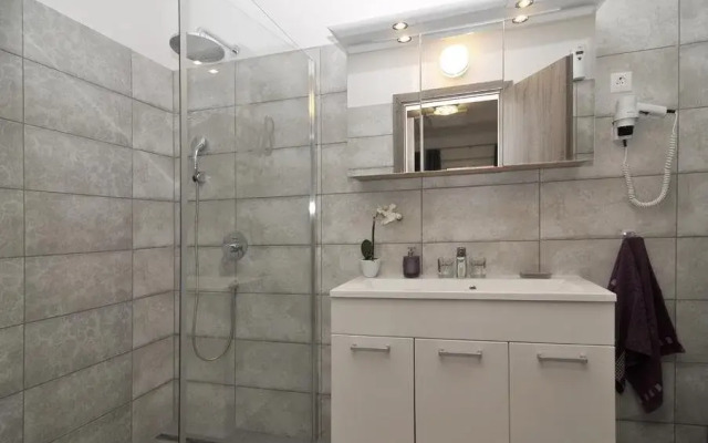 Silver Beach Apartments