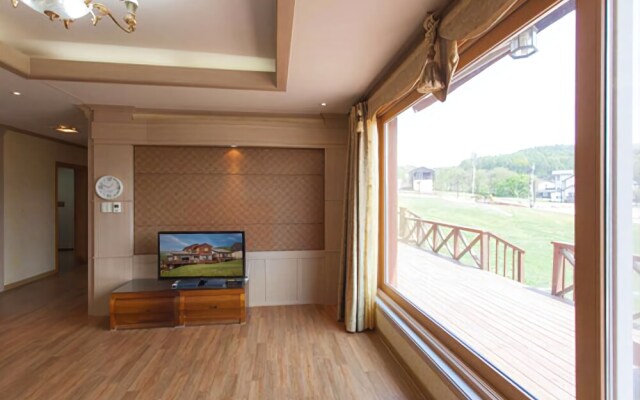 Pyeongchang Daegwanhillhouse Pension