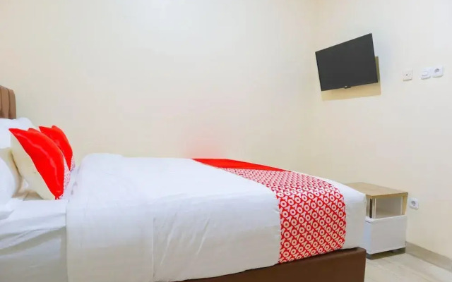 Kr Bulan by OYO Rooms