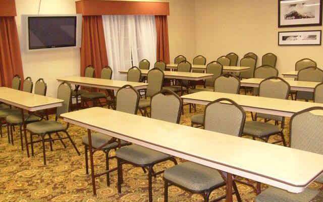 Country Inn & Suites Charleston