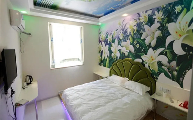 Suzhou Winnie 77 Theme Hotel
