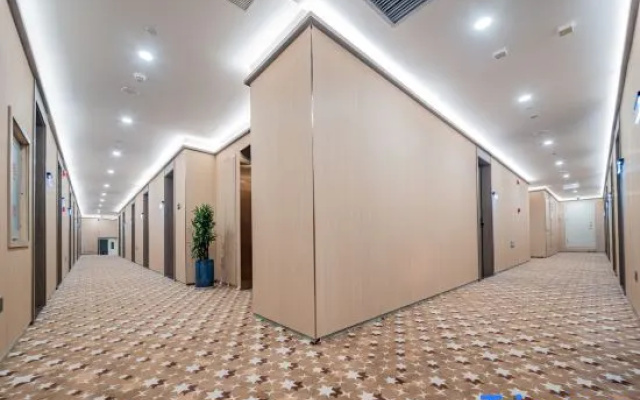 Beijing Hui Feng Light Residence Hotel (Beijing National Conference Center - Bird's Nest Branch) – People – Beijing