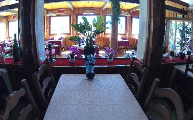 Boustigue Hôtel - Restaurant