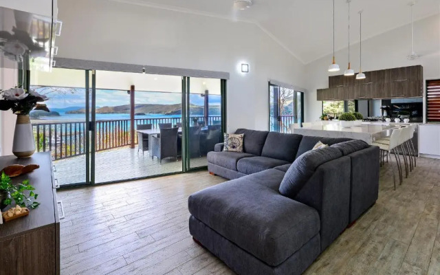 Shorelines 2 on Hamilton Island by HamoRent
