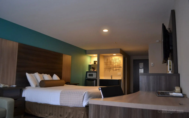 Yosemite Southgate Hotel & Suites