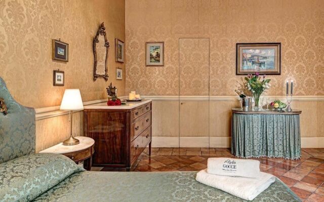 Lady Mary's Tribunali Luxury Suite