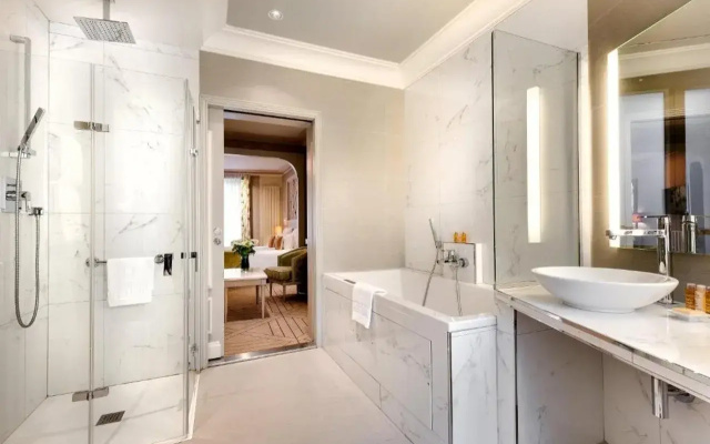 Hotel Rochester Champs Elysees