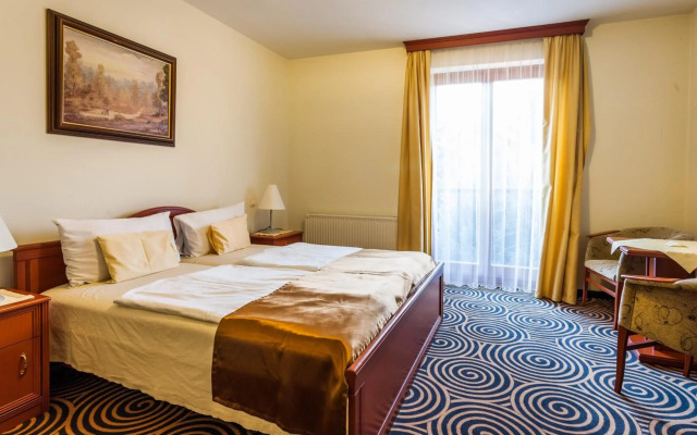 Sándor Hotel