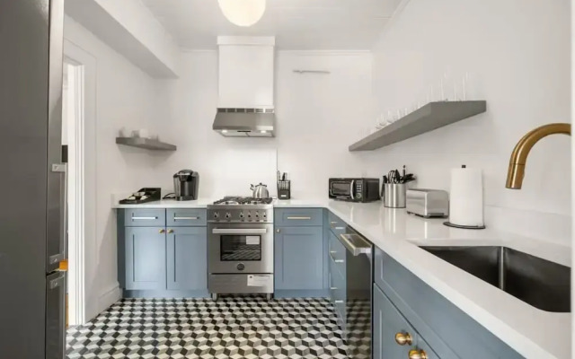 The Adaline 7 Luxury Hyde Park Apt