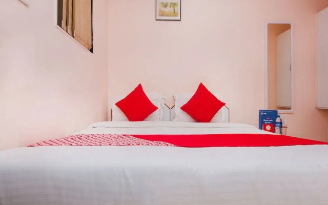 OYO 13471 Hotel HomeStay