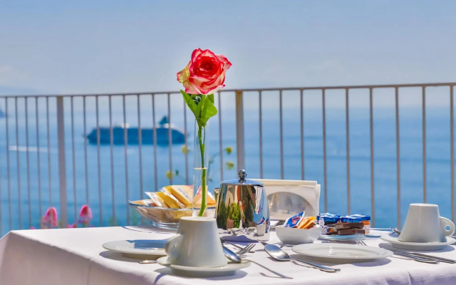 Luxury room with sea view in Amalfi ID 3931