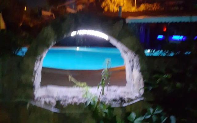 Ünlü Hotel