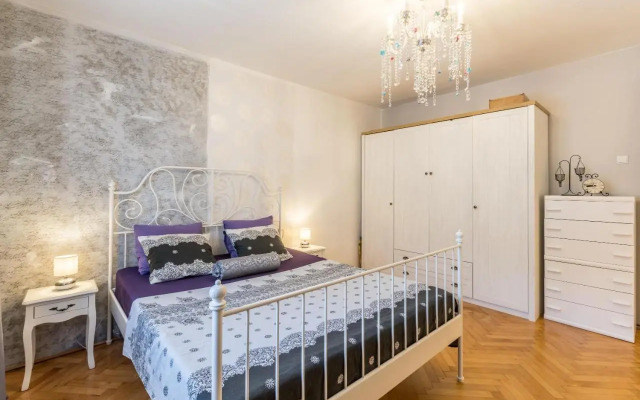 Artistic chill art apartment 2+2.Centar of Split.