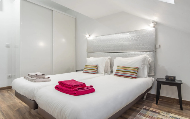 LV Premier Amoreiras AM3 Modern Space AC Lift