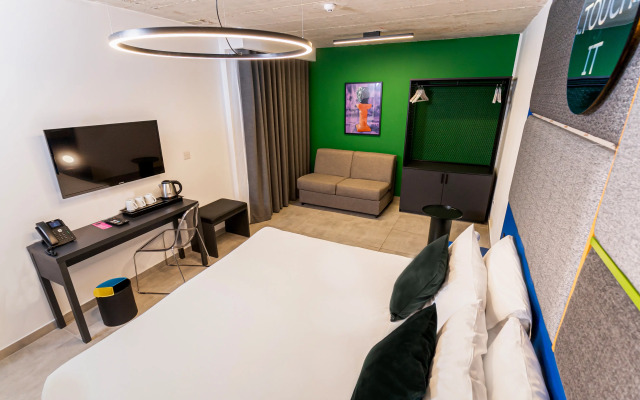 IKYK Hotel - IK Collection