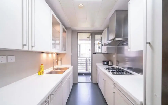 Tyms Premium 3BR 2BA Apt Walk to Metro