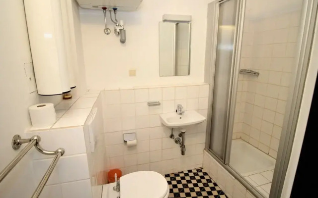 Opera Wien in Wien With 2 Bedrooms and 3 Bathrooms