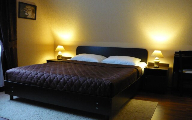 Spasatel' v Razvilke Guest House