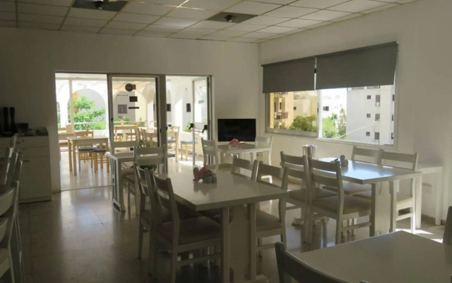 Polyxeni Hotel Apartments