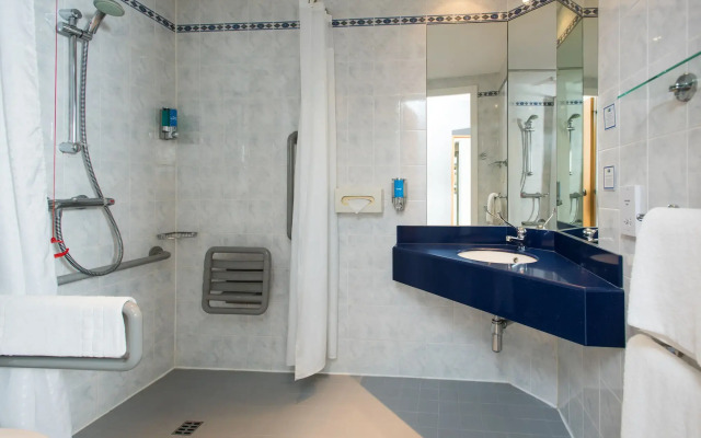 Holiday Inn Express Manchester East by IHG
