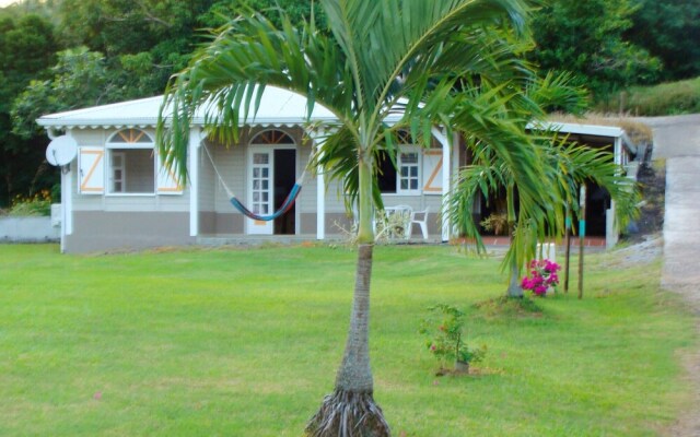 House with 2 Bedrooms in Le François, with Enclosed Garden And Wifi - 20 Km From the Beach