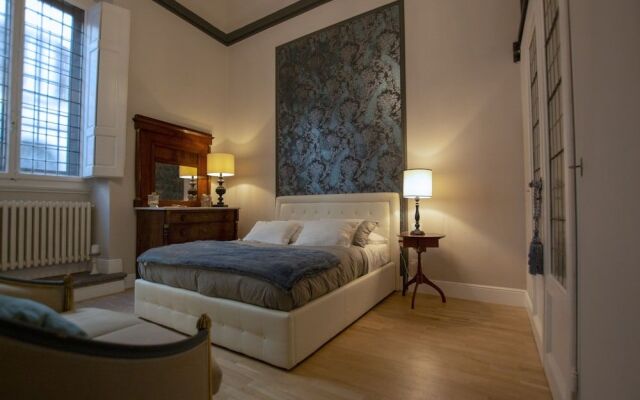 Flora Historical Luxury House