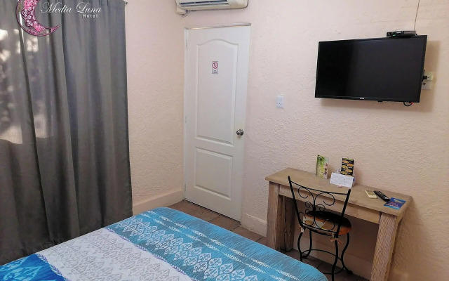 Hotel Media Luna