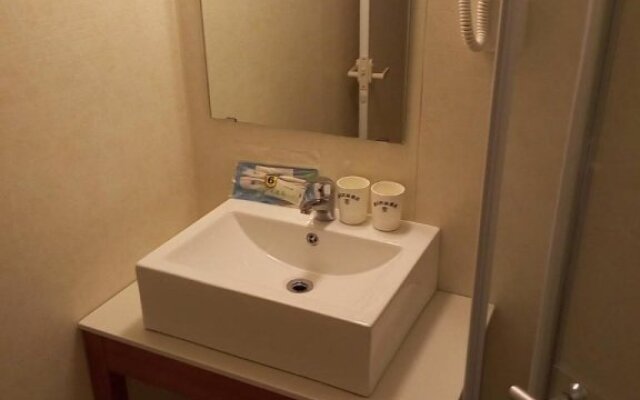 Quanzhou Ku6 Fashion Hotel (Dayang Department store)