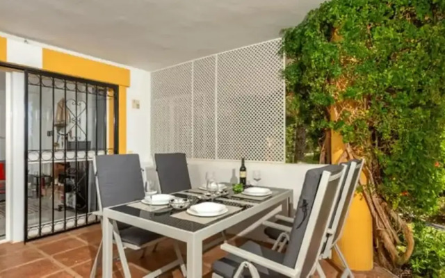 Apartment - 2 Bedrooms with Pool and WiFi - 107868