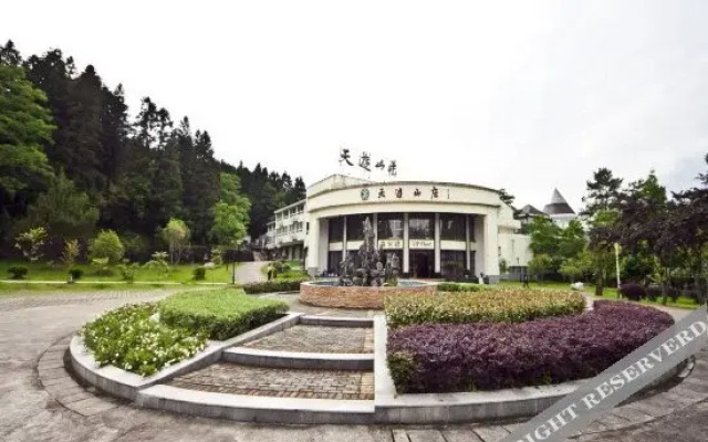 Tianyou Manor