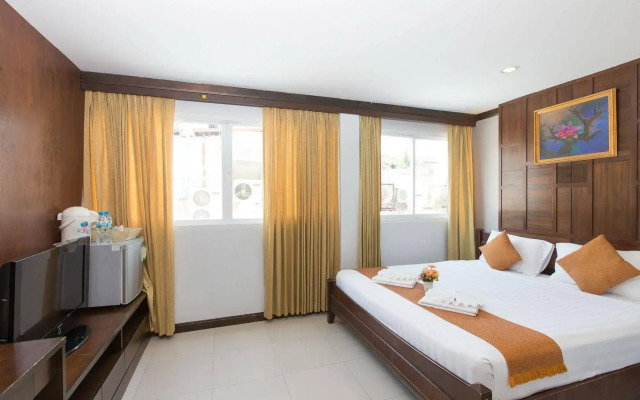 Time Out Hotel Beach Front