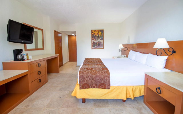 Plaza Pelicanos Club Beach Resort All Inclusive