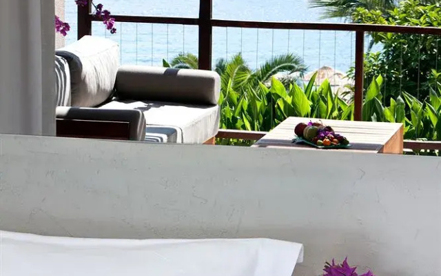 Hillside Beach Club