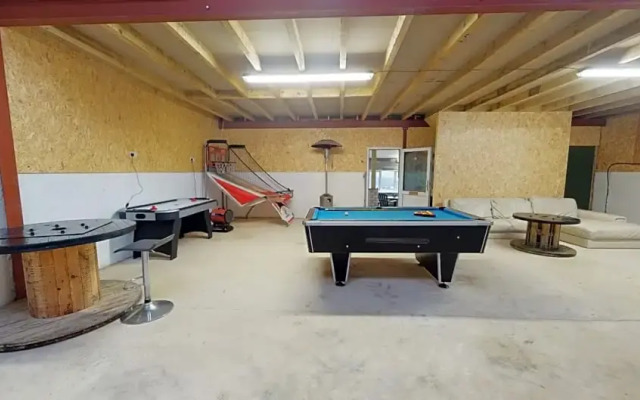 AC/DC Glamping