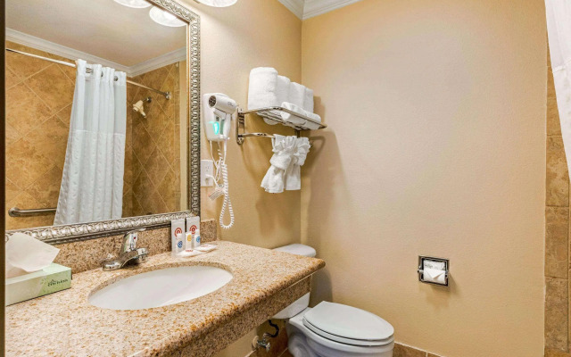 Comfort Suites