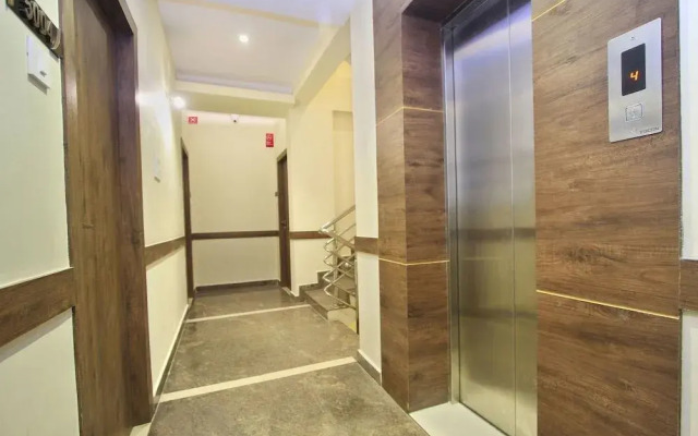 OYO 9682 Hotel Plaza Heights