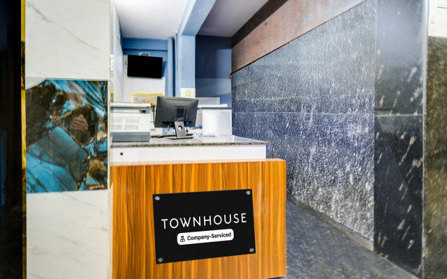 Super Townhouse Hitech City Near Yashoda Hospital