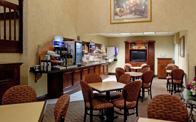 Holiday Inn Express Hotel & Suites Lexington-Hwy 378