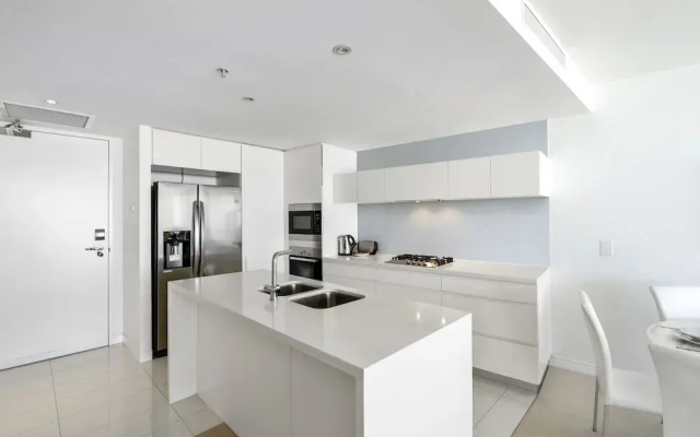 Oracle Broadbeach Apartments