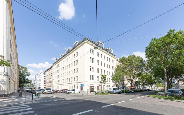 Premium City Apartment/Grand Opening Offers!