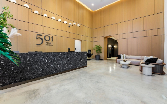 Modern 2BR + Den in Downtown Miami